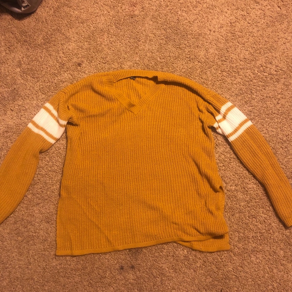 Sweaters - Picture 3 of 3
